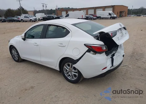 2018 Toyota Yaris Ia из США, поврежденный, VIN 3MYDLBYV5JY304177